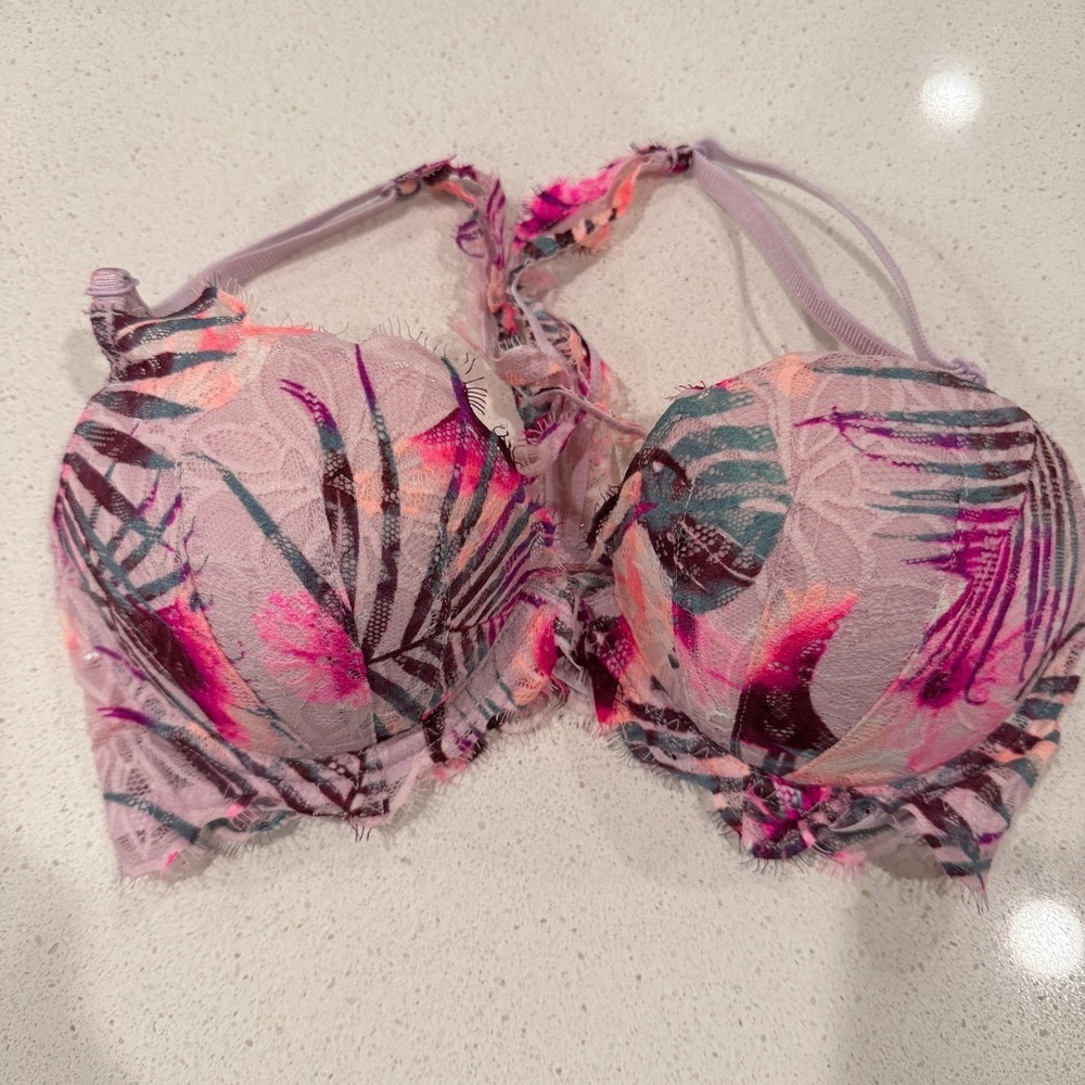 NWOT Victoria’s Secret Pink Date Racerback Bra Front Clasp Lace Leaf Print 32D